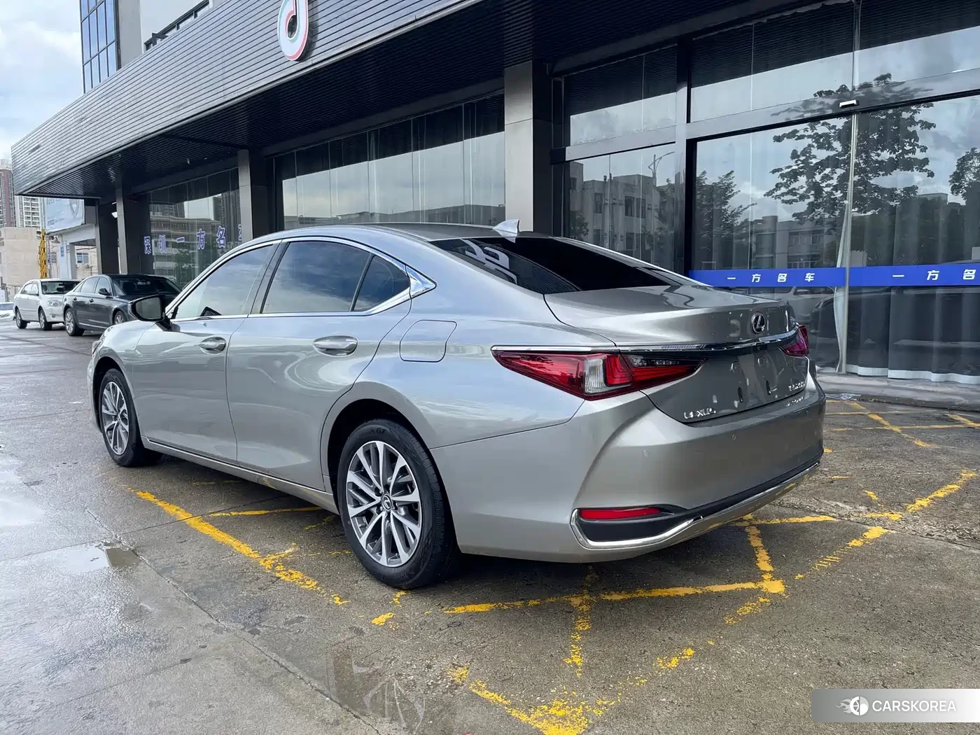 Lexus ES id 4600620 из Китая 9