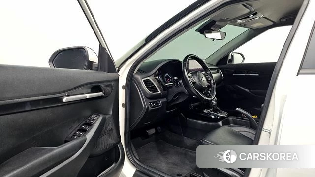 Kia Seltos id 4625538 из Кореи 31