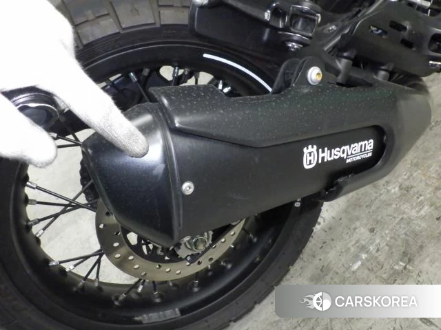 Husqvarna SVARTPILEN 401 id 3939697 из Японии 34