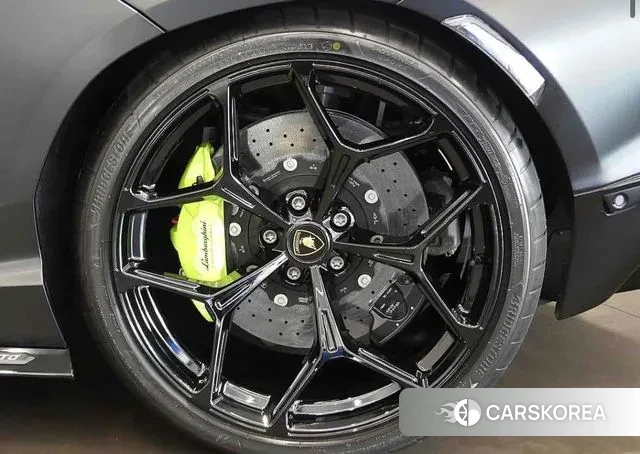 Lamborghini Revuelto id 3482045 из Кореи 19