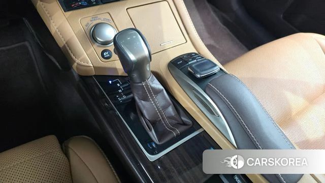 Lexus New ES300h id 3845900 из Кореи 19