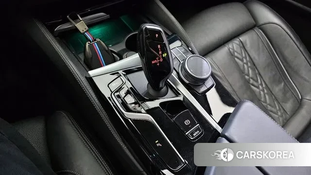 BMW 5 Series (G30) id 2931900 из Кореи 19