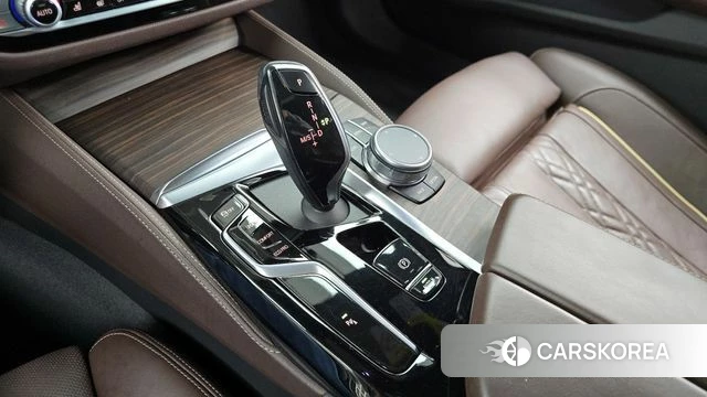 BMW 5 Series (G30) id 3860651 из Кореи 19