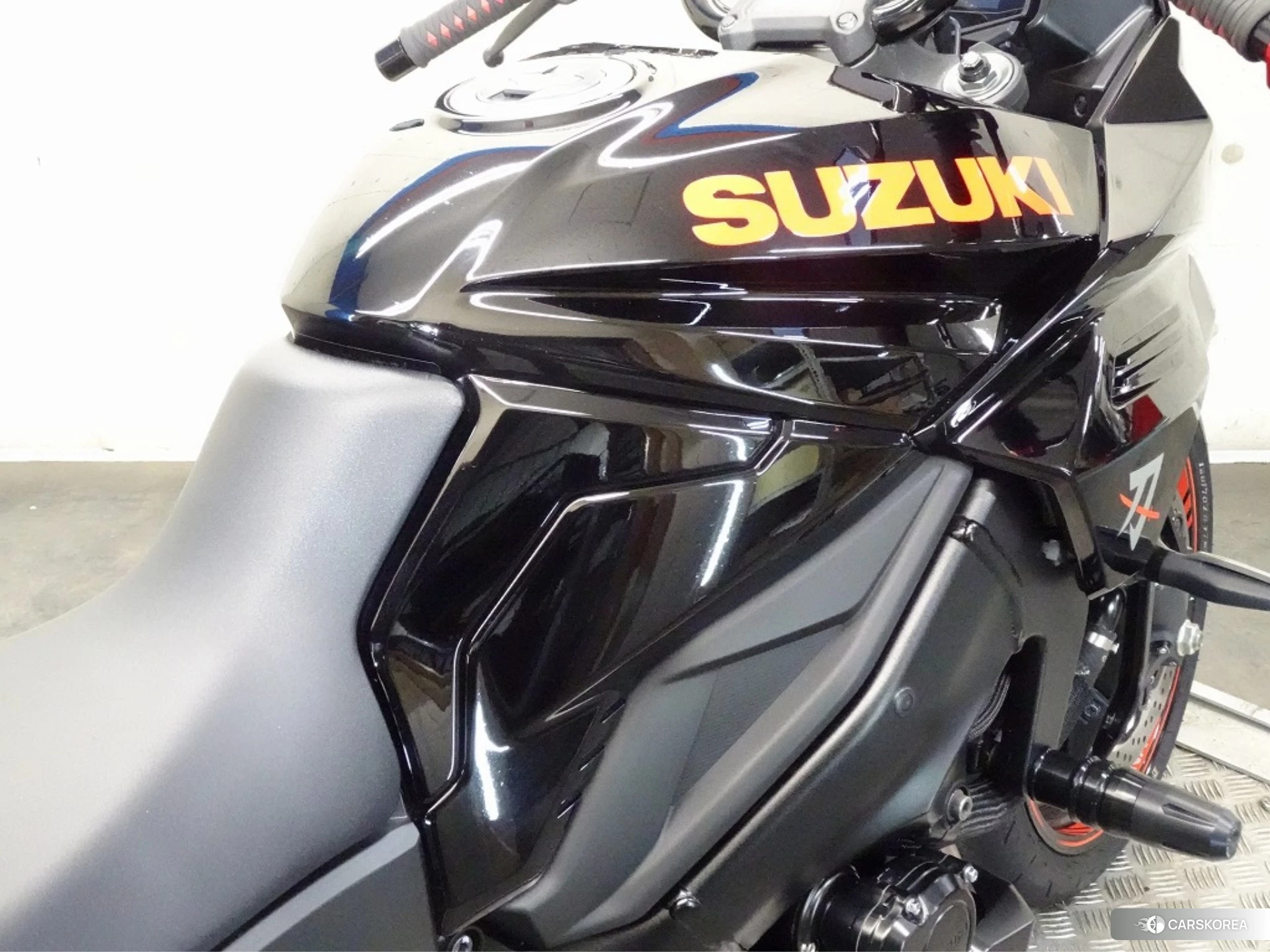 Suzuki GSX-S1000S Katana id 3947858 из Японии 30