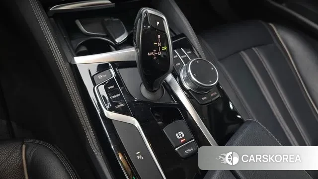 BMW 5 Series (G30) id 3682462 из Кореи 19