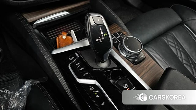 BMW 5 Series (G30) id 3865820 из Кореи 19