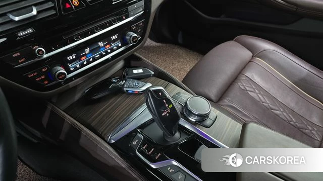 BMW 5 Series (G30) id 3796285 из Кореи 19