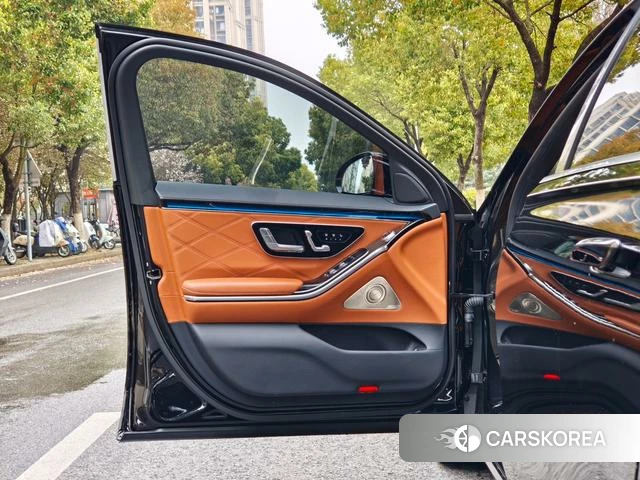 Mercedes-Benz Maybach S-class id 4241041 из Китая 17