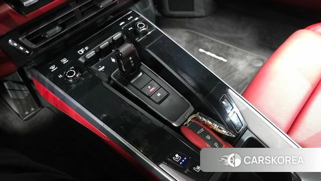 Porsche 911(992) id 4317619 из Кореи 29