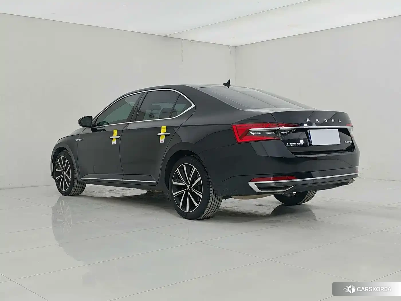 Skoda Superb id 4655116 из Китая 17