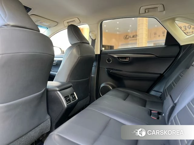 Lexus NX id 4213582 из Китая 16