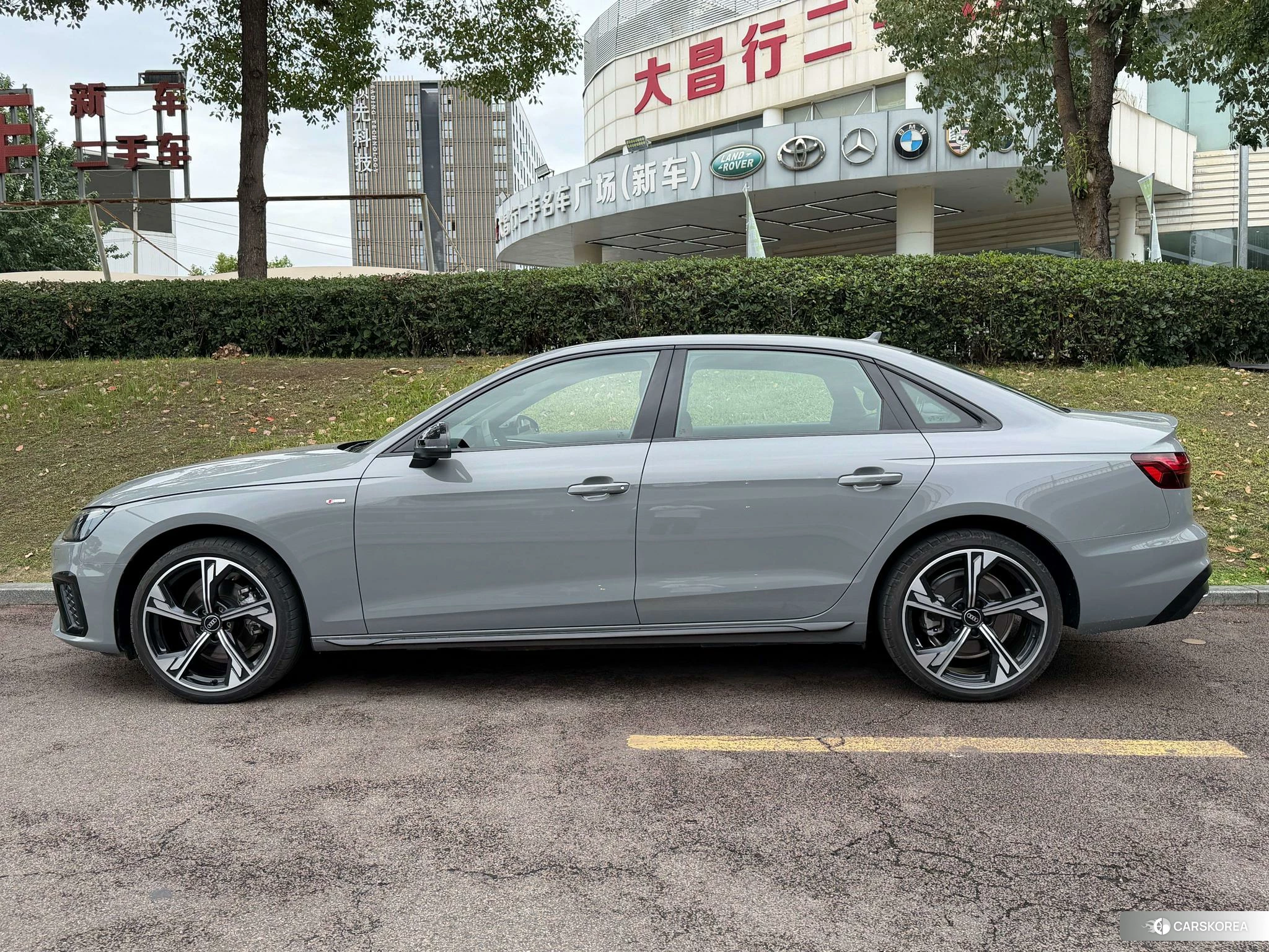 Audi A4L id 4441266 из Китая 12