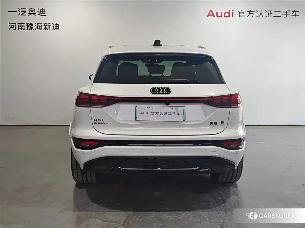 Audi Q6L id 4600435 из Китая 10