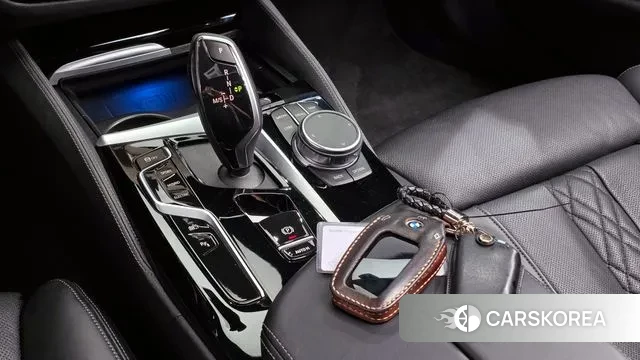 BMW 5 Series (G30) id 3420914 из Кореи 19