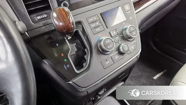 Toyota Sienna id 3439831 из Кореи 19