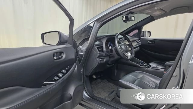 Nissan Leaf (ZE1) id 4615099 из Кореи 31