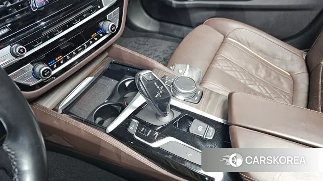 BMW 5 Series (G30) id 3499582 из Кореи 19