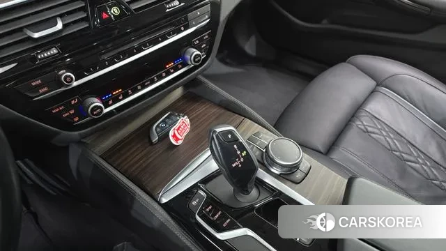 BMW 5 Series (G30) id 3362779 из Кореи 19