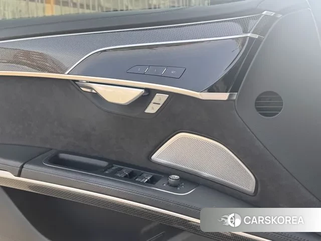 Audi S8 (D5) id 3747543 из Кореи 14
