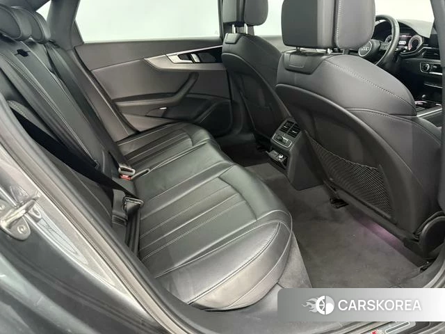 Audi A4L id 4265144 из Китая 10