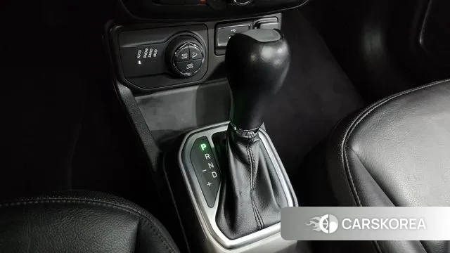 Jeep Renegade id 3535849 из Кореи 19