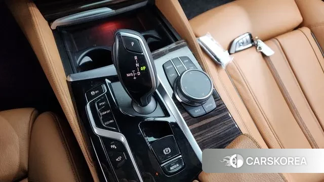 BMW 5 Series (G30) id 3428159 из Кореи 19