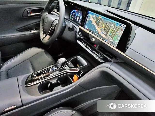 Toyota Crown Crossover id 3689506 из Кореи 19