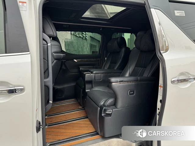 Toyota Elfa id 4208969 из Китая 9