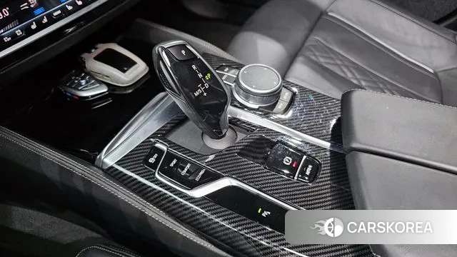 BMW 5 Series (G30) id 3197426 из Кореи 19