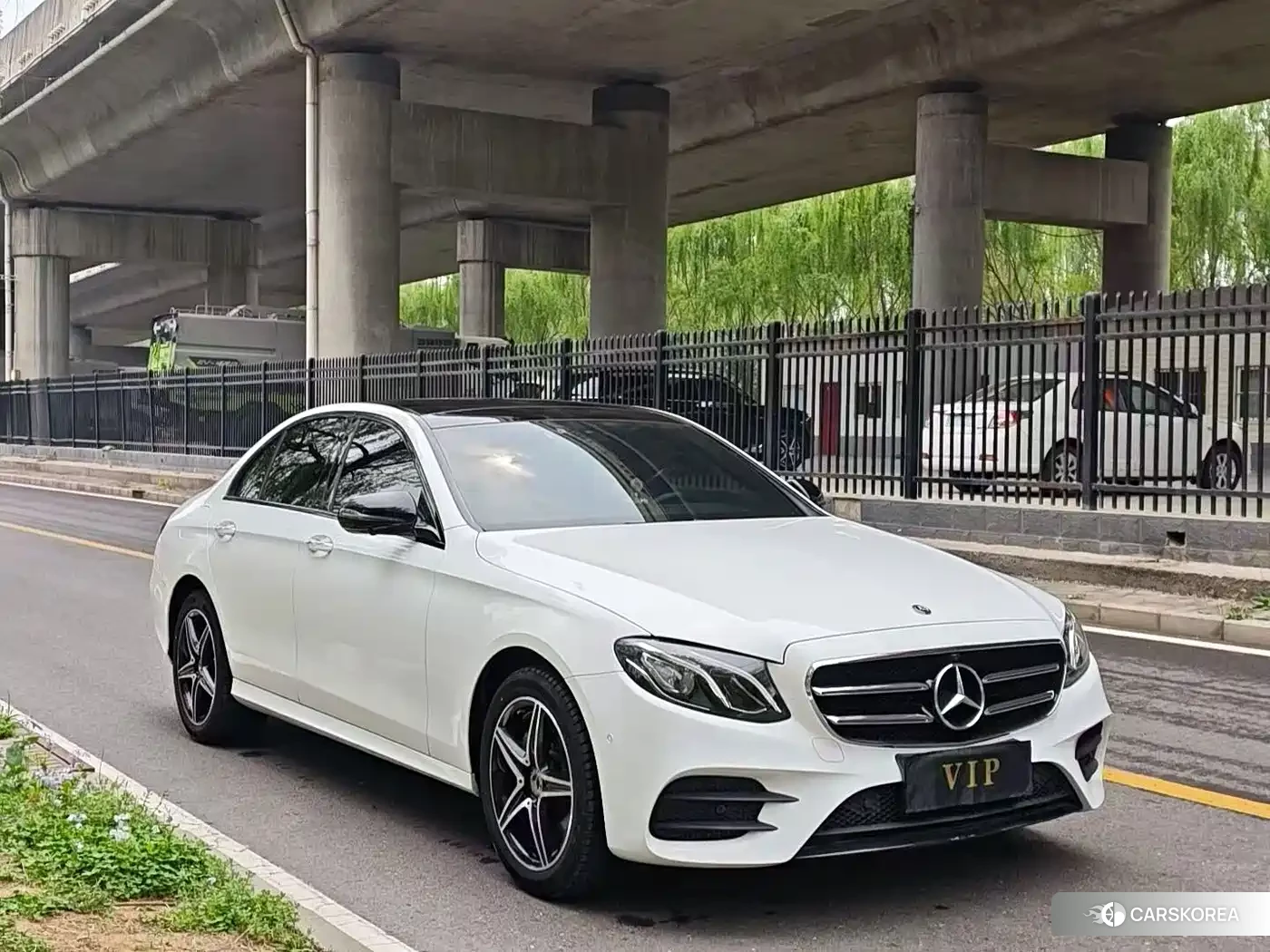 Mercedes-Benz E-Class id 4628322 из Китая 9