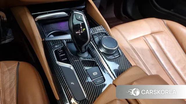 BMW 5 Series (G30) id 3351380 из Кореи 19