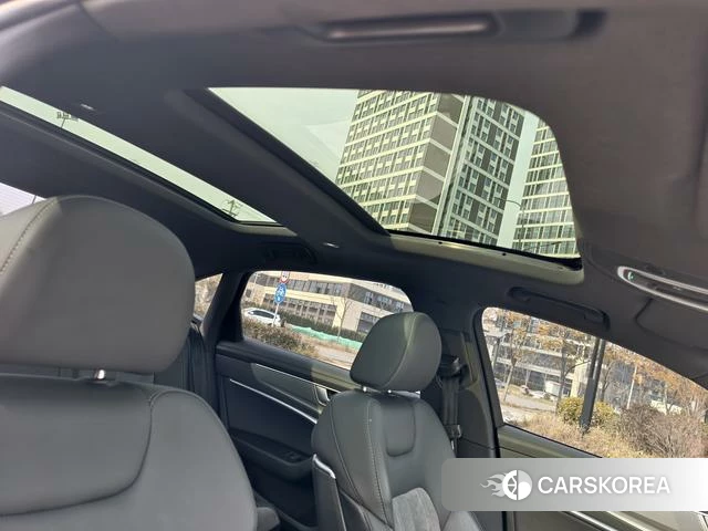 Audi A6L id 4263911 из Китая 27