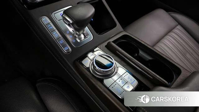 Genesis G90 id 3954845 из Кореи 19