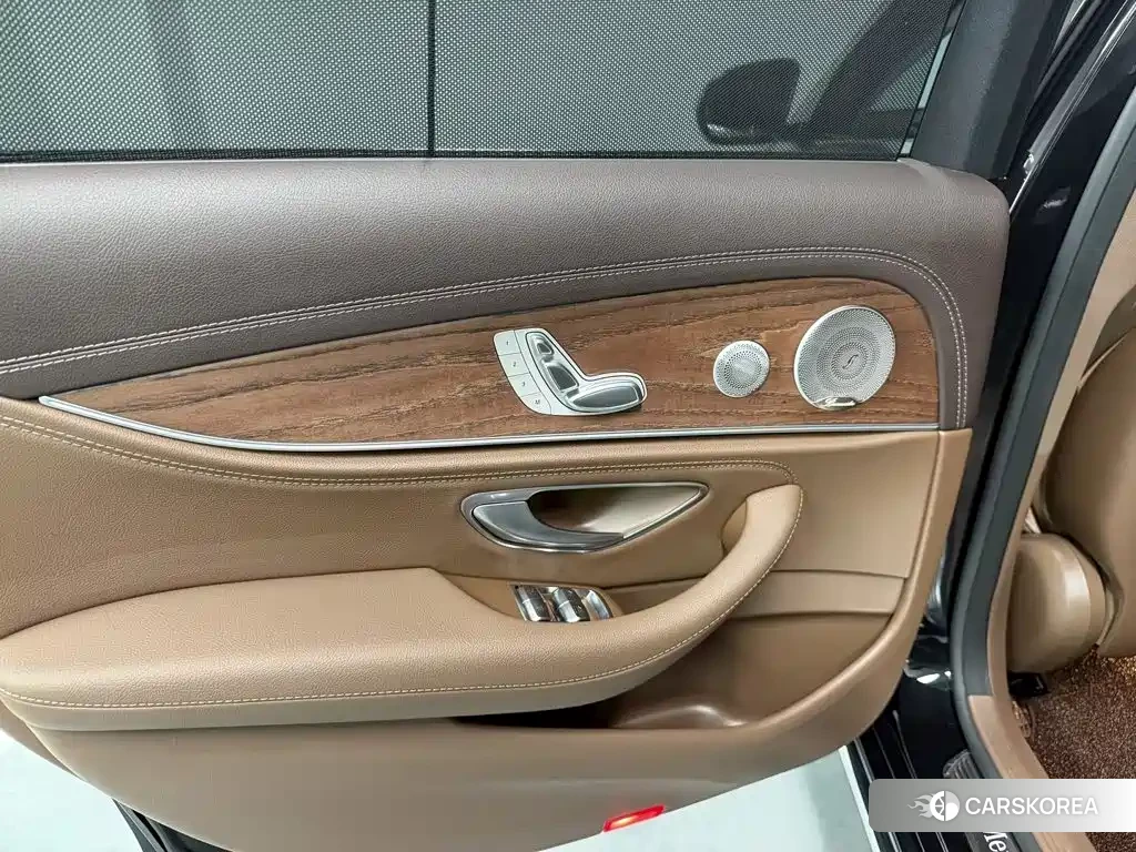 Mercedes-Benz E-Class id 4649298 из Китая 21