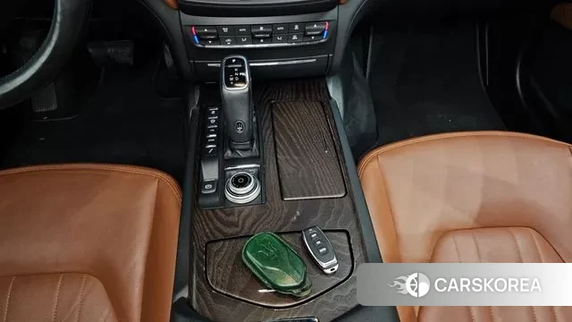 Maserati Ghibli id 3682082 из Кореи 19