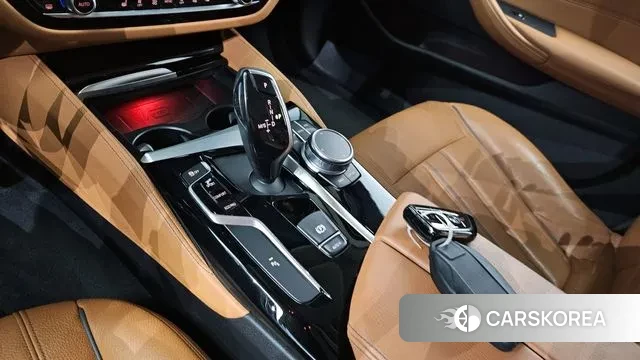 BMW 5 Series (G30) id 3101459 из Кореи 19