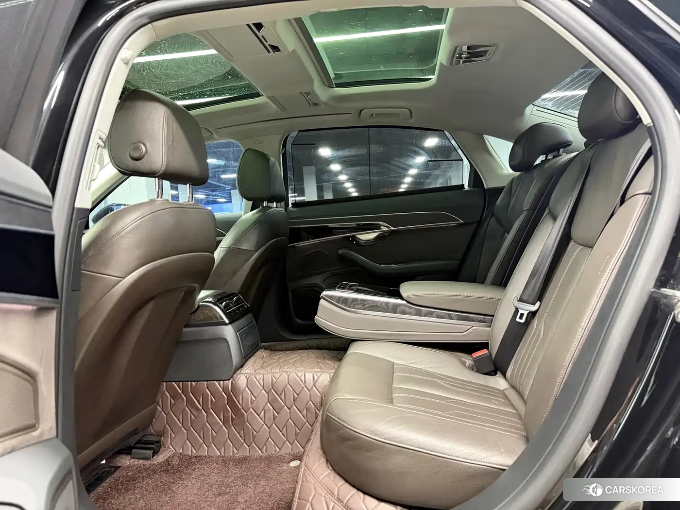 Audi A8 id 4679894 из Китая 25