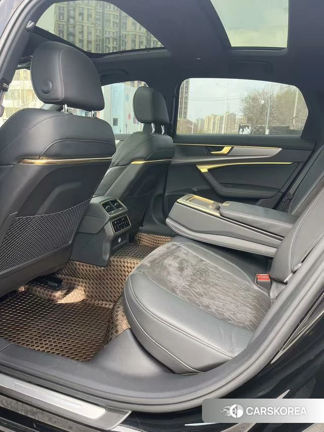 Audi A6L id 4335015 из Китая 9