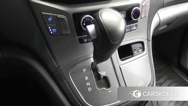Hyundai The New Grand Starex id 4557621 из Кореи 19