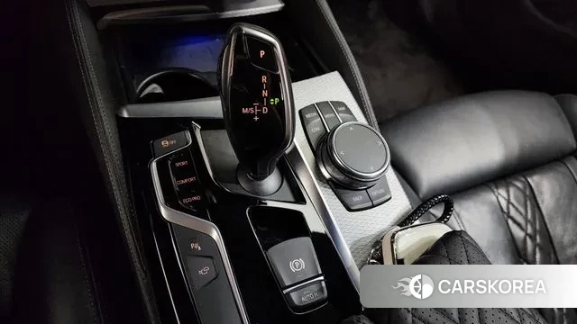 BMW 5 Series (G30) id 3748197 из Кореи 19