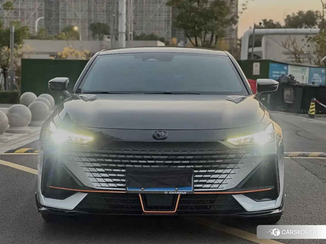 Chang'an Changan UNI-V id 4547321 из Китая 9