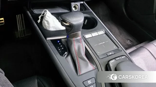 Lexus UX250h id 3401941 из Кореи 19