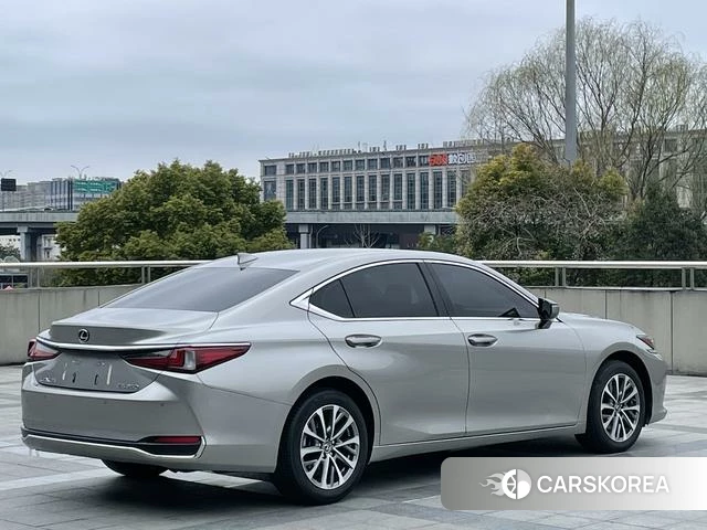 Lexus ES id 4261240 из Китая 14