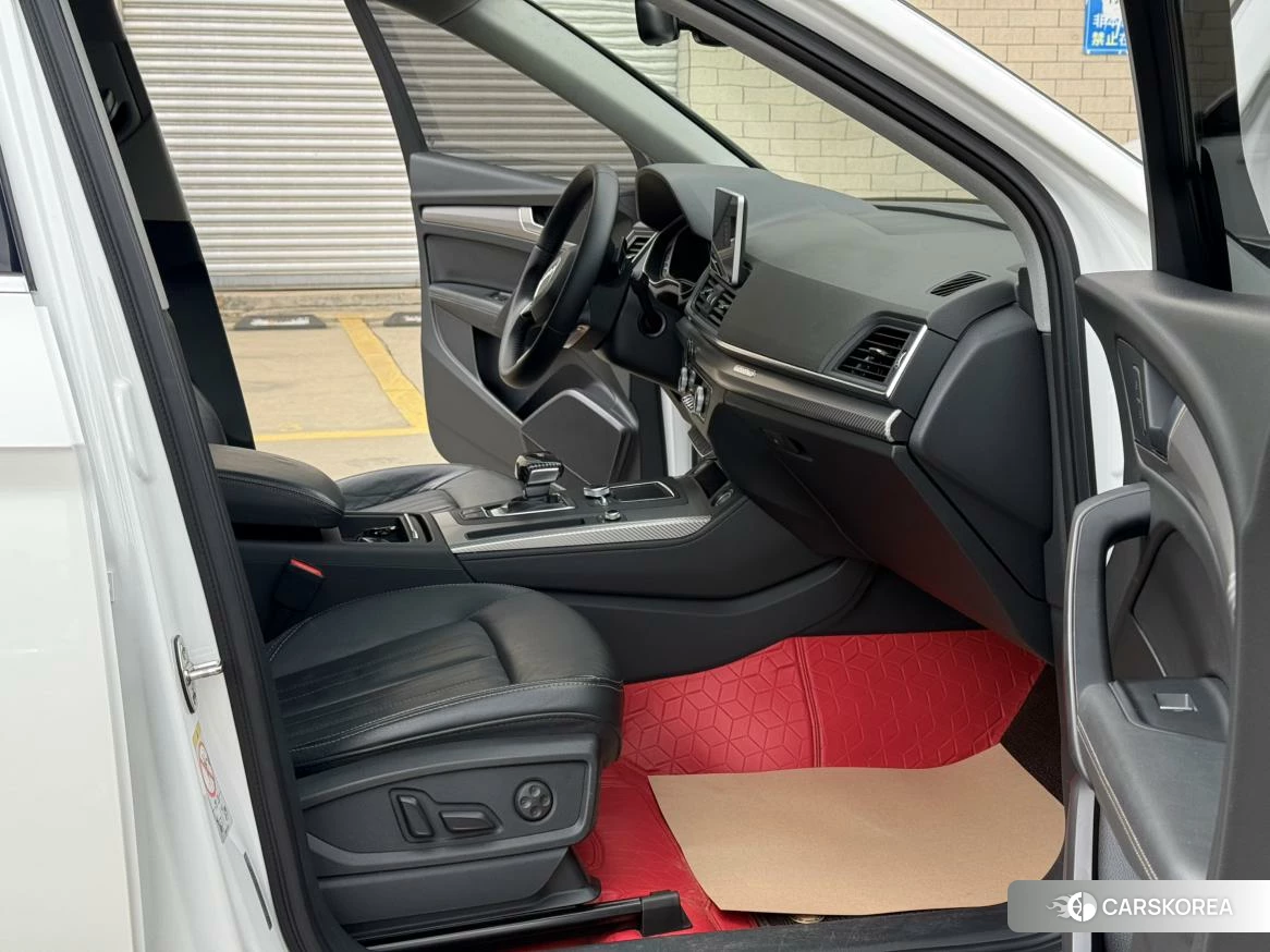 Audi Q5L id 4498709 из Китая 20
