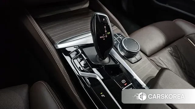 BMW 5 Series (G30) id 2931908 из Кореи 19