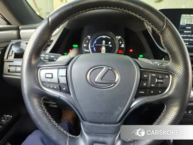 Lexus ES300h 7th generation id 3343101 из Кореи 14