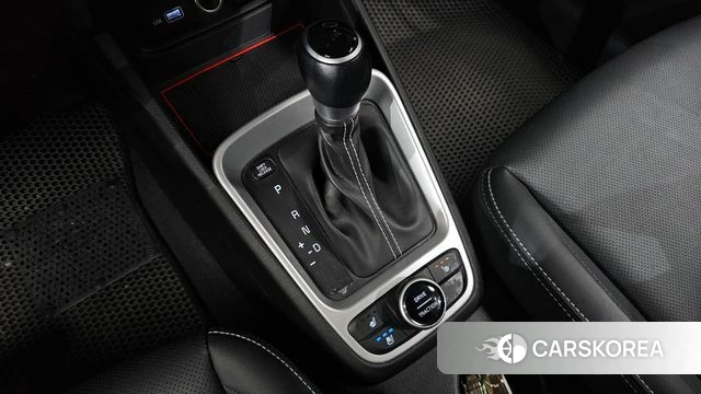 Hyundai Venue id 4613982 из Кореи 29