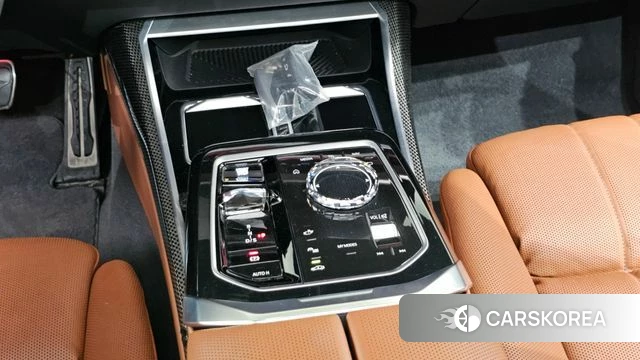 BMW 7 Series (G70) id 4248559 из Кореи 30