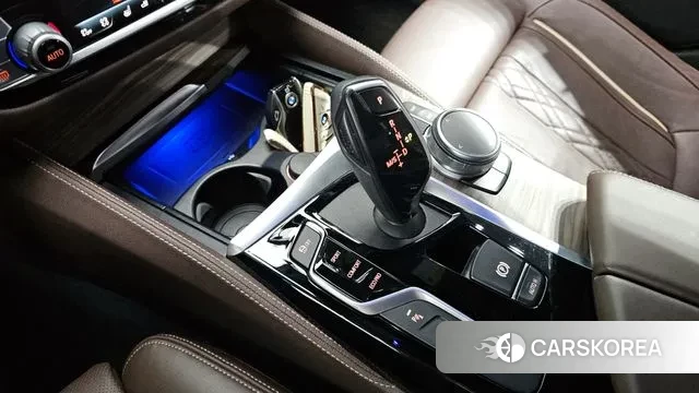 BMW 5 Series (G30) id 3428609 из Кореи 19