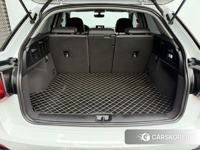 Audi Q2L id 4217531 из Китая 15